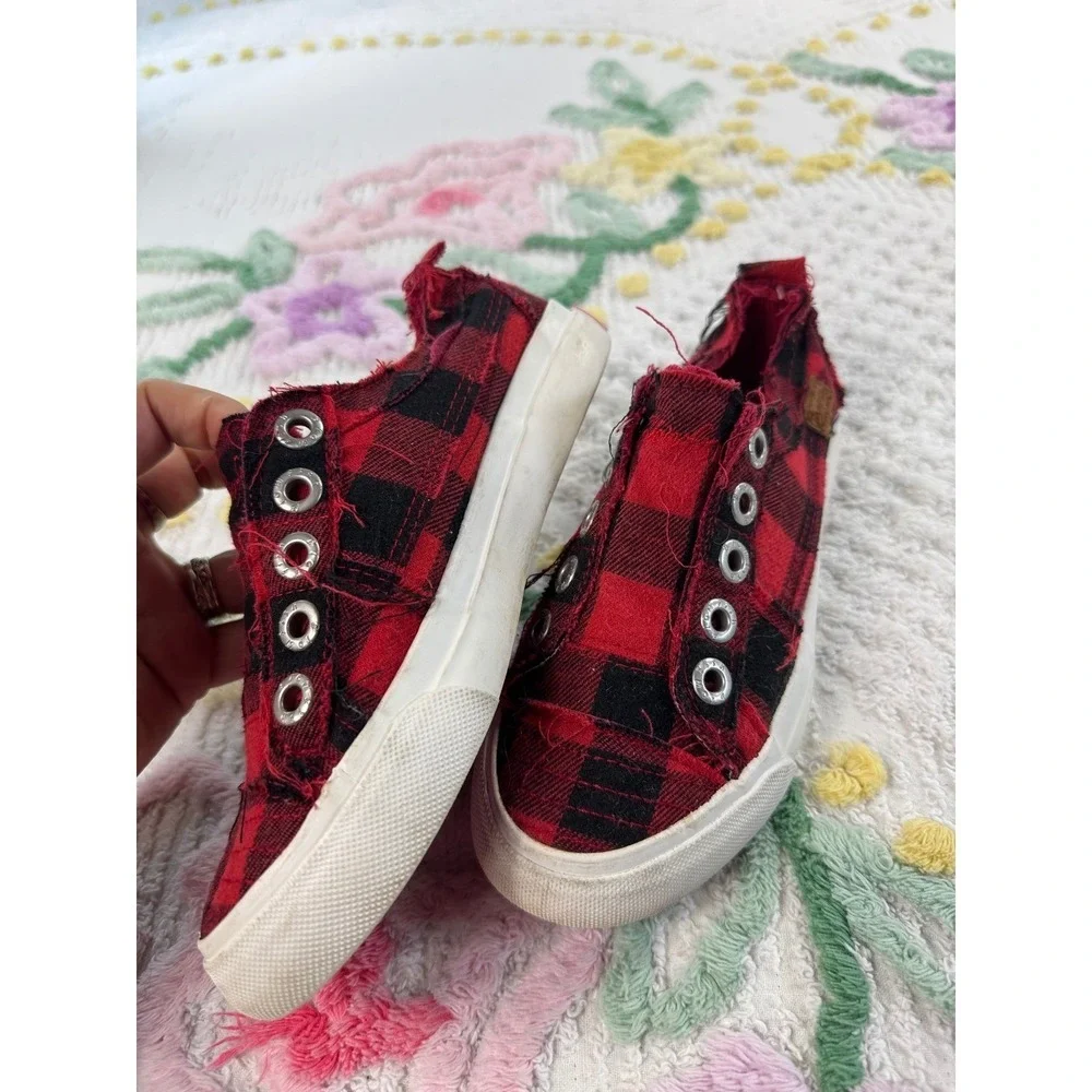 Blowfish Malibu Kids Red Black Plaid Slip On Sneakers Size 12